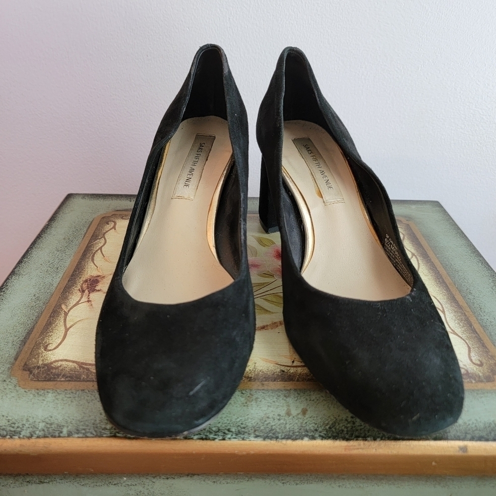 Saks Fifth Ave Galent Black Suede Pump Size 6 1/2 - Picture 4 of 14